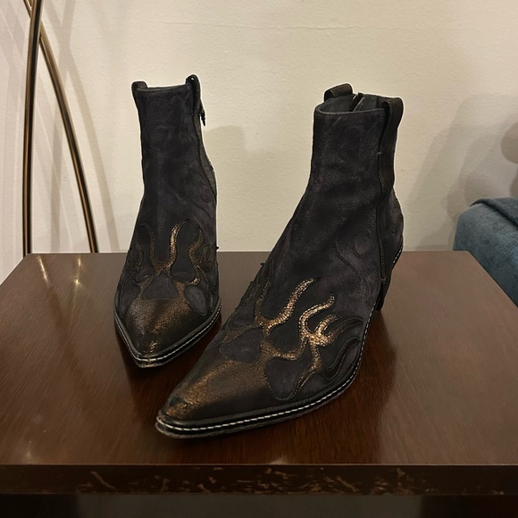 Donald J. Pliner Shoes - Donald J Pliner Women’s Jody Cowboy Boots Bronze Flames Pointed Toe Size 7